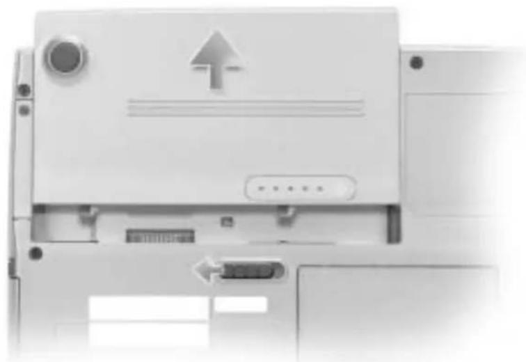 DELL Latitude D400 - Az akkumulátor eltávolítása - 4