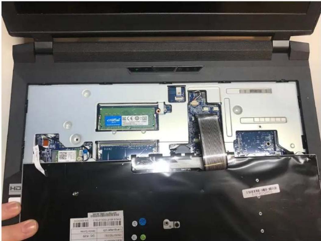System76 Serval WS - Photo guide for keyboard replacement - 5