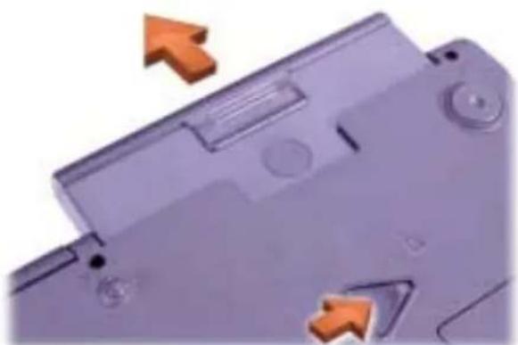 DELL Latitude C810 - Akkumulátor eltávolítása az akkumulátorrekeszből - 1