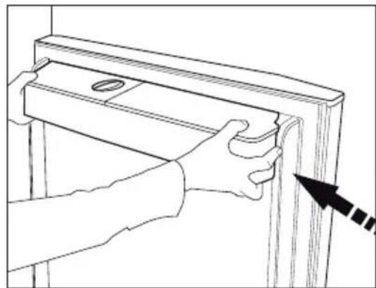 GRUNDIG GSBS13320FX - Rengöra vattentanken - 5