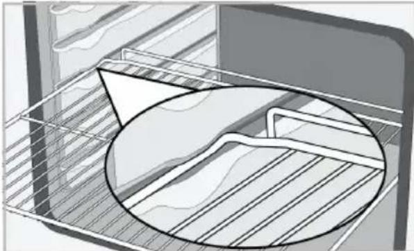 Illustration of a kitchen tray with a triangular shape and patterned interior (no text or symbols)