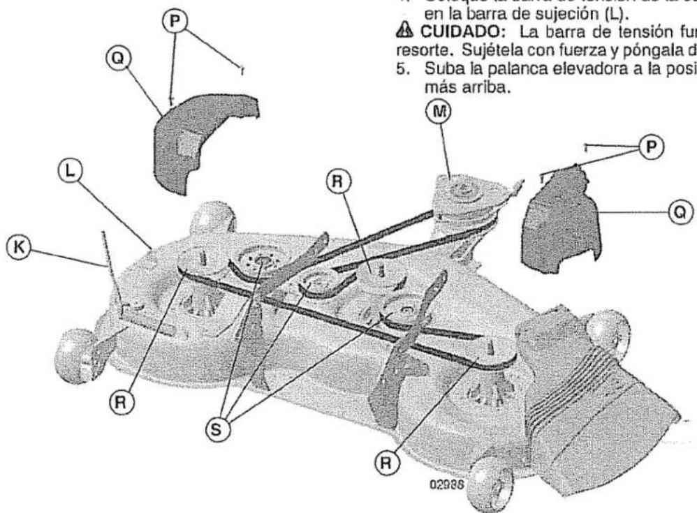 en la barra de sujeción (L). CUIDADO: La barra de tensión fur resorte. Sujétela con fuerza y póngala d 5. Suba la palanca elevadora a la posi más arriba. P Q P M Q L K R S R 02988