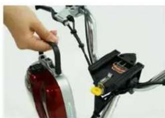 Shoprider Sunrunner SFB-18 - Dismounting Battery Case - 4