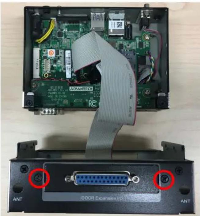 Advantech ARK-1124C-S1A3 - 安装 iDoor 模块 - 3