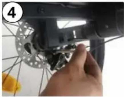 Beemoo Sporty Trail - Attaching the Rear Wheels - 4