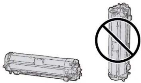 Utax P-4021DN - Placer den fjernede tonerbeholder og fremkalderenheden på en ren, plan overflade. - 1