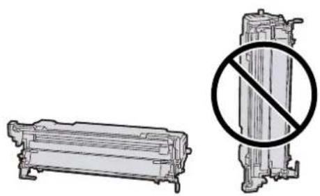 Utax P-4021DN - Placer den fjernede tromleenhed på en ren, plan overflade. - 1