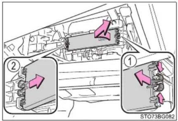 TOYOTA C-HR Hybrid (2016) - Udskiftning af airconditionfilteret - 4
