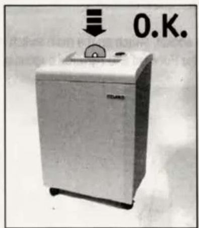 Dahle 41214 - Operation - shredding CDs/DVDs & bank cards - 8