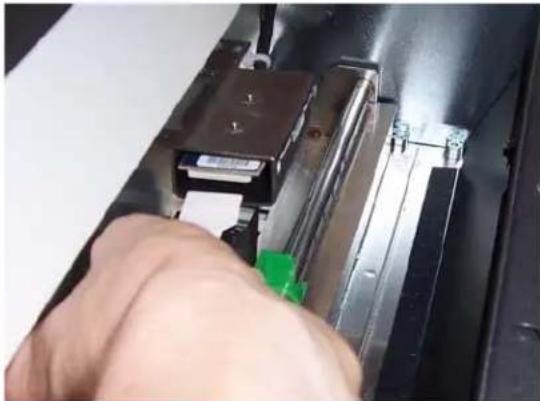 KODAK i1860 - Umsetzen des Druckerhalters und des Kabels von der vorderen in die hintere Position - 1