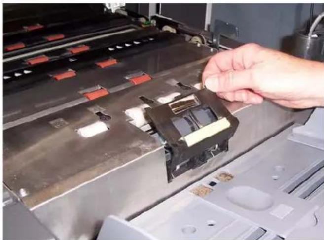 KODAK i1860 - Auswechseln der Separator-Rolle oder ihrer Transportringe - 1