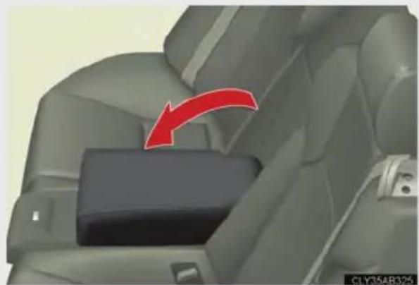 LEXUS IS F (2010) - Armrest - 1