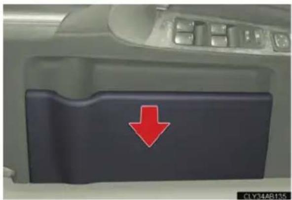 LEXUS IS F (2010) - Bottle holders/door pockets - 1