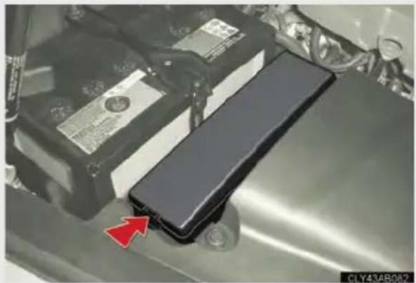 LEXUS IS F (2010) - Checking and replacing fuses - 1