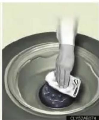 LEXUS IS F (2010) - Installing the spare tire - 2