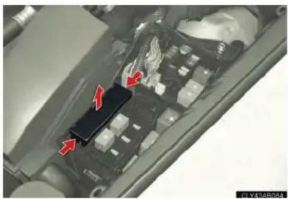 LEXUS IS F (2010) - Removing the front controller (engine compartment: type B) - 1