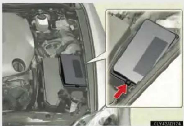 LEXUS IS F (2010) - Checking and replacing fuses - 2