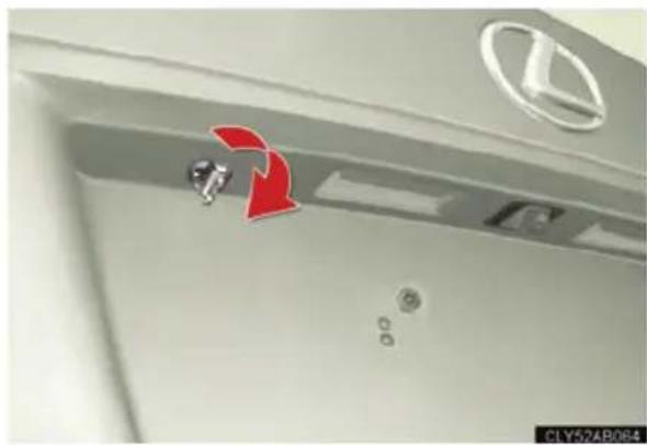 LEXUS IS F (2010) - Trunk - 1