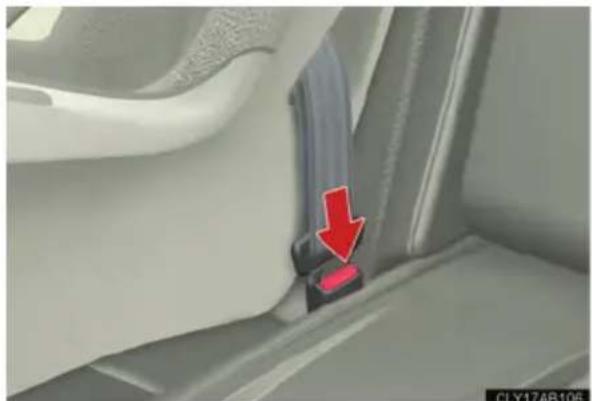 LEXUS IS F (2010) - Removing a child restraint installed with a seat belt - 1