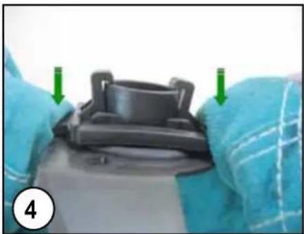 ROBOMOW RL855 - CAUTION! ALWAYS REMOVE POWER PACK BEFORE SERVICING BLADES! - 1