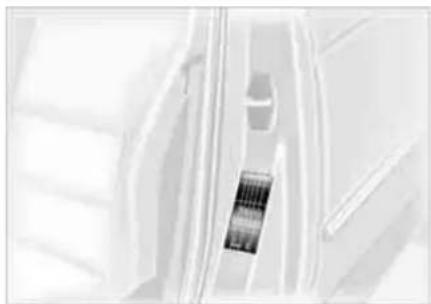BMW 325Ci Coupe (2005) - Checking tire pressures - 1