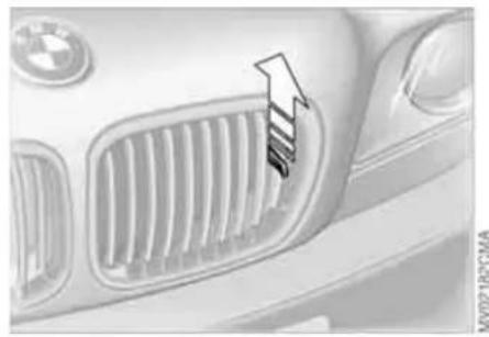 BMW 325Ci Coupe (2004) - Hood - 2
