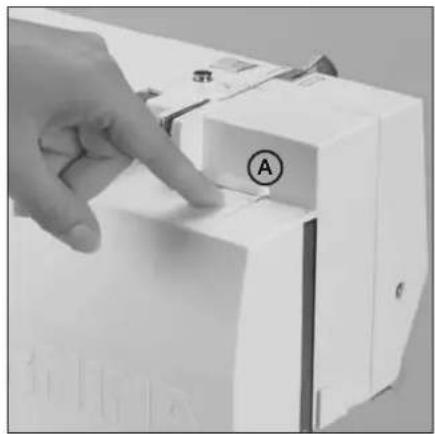 BERNINA Activa 240 - Zubehörbox am Nähcomputer anbringen - 1