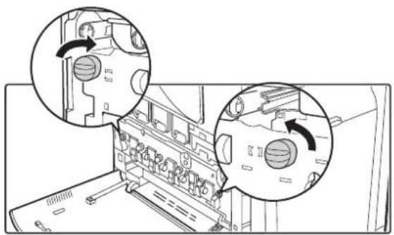 SHARP MX-C312 - Halten Sie mit der einen Hand die Entwicklerkartusche, und entfernen Sie mit der anderen die Versiegelung. - 3