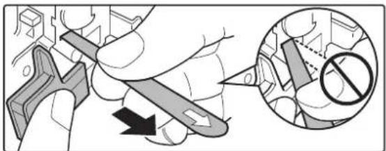 SHARP MX-C382SC - Halten Sie mit der einen Hand die Entwicklerkartusche, und entfernen Sie mit der anderen die Versiegelung. - 1
