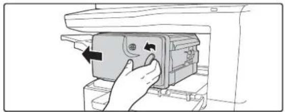 SHARP MX-M354N - Auswechseln der Heftklammernpatrone - 2