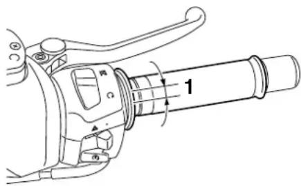 YAMAHA XP500 (2013) - REGELMÄSSIGE WARTUNG UND EINSTELLUNG - 1