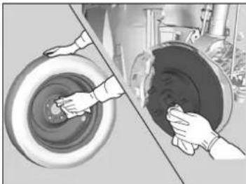 Honda Accord Sedan (2014) - Replacing the Flat Tire - 2