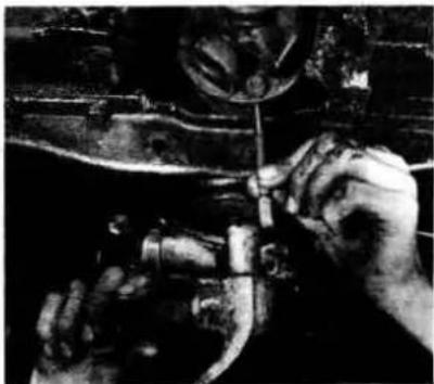 JAGUAR MK1 (1969) - Engine removal with gearbox - lifting upwards - 42