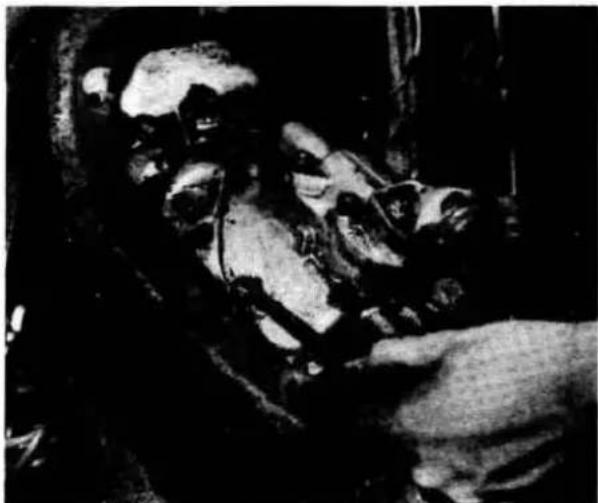 JAGUAR MK1 (1969) - Engine removal with gearbox - lifting upwards - 9