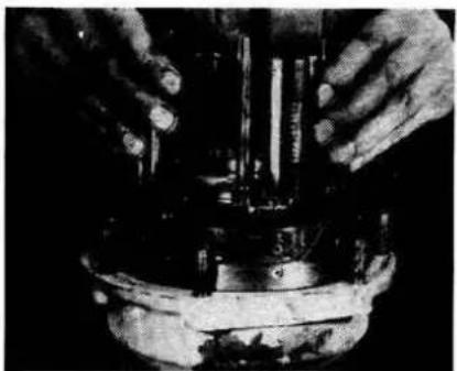 JAGUAR MK1 (1969) - FIG.6.29. THE REAR CASING ASSEMBLY 'A' TYPE UNIT - 8