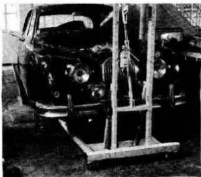 JAGUAR MK1 (1969) - Engine removal with gearbox - lifting upwards - 49