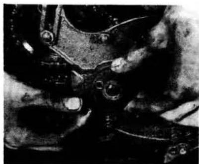 JAGUAR MK1 (1969) - Sump, piston, connecting rod and big end bearing - removal - 22