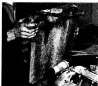 JAGUAR MK1 (1969) - Thermostat - removal, testing and replacement - 3