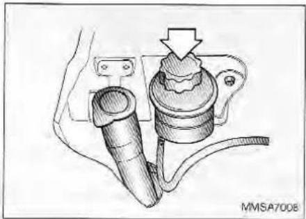 KIA Magentis (2003) - POWER STEERING CHECKING THE POWER STEERING FLUID LEVEL - 1