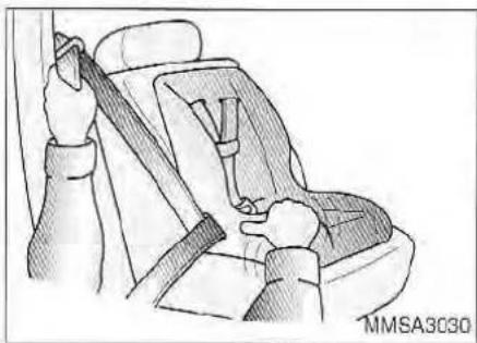 KIA Magentis (2003) - Placing a Passenger Safety Belt Into the Auto Lock Mode - 4