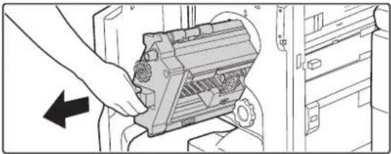 SHARP MX-4500N - Entfernen eines Heftklammernstaus - 8