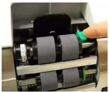 KODAK Ngenuity 9125DC - Reinigen der Aufnahme- und Transportrollen - 1