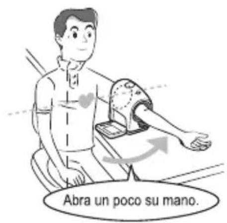 Abra un poco su mano.
