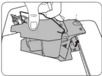 BENQ 9H.J6F77.13E - Replacing the lamp - 7