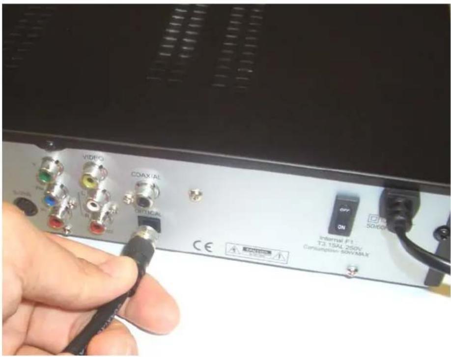 Comag PVR/2 100CI+ HD - Anschluss optischer Digitalausgang - 1