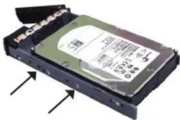 D-LINK DSN-6410 - 安装硬碟 - 1