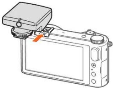 SAMSUNG NX2020 - Anstecken des GPS-Moduls - 2