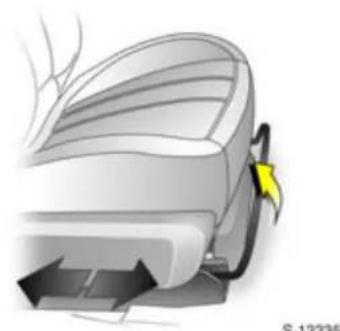 Vauxhall Antara (2007) - Hecktür entriegeln und öffnen: Drücken Sie die Taste ≥ auf der Fernbedienung, betätigen Sie die Taste oberhalb des amtlichen Kennzeichens - 1