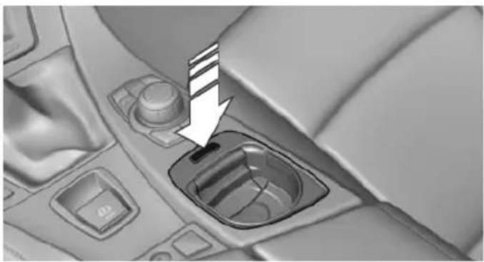 BMW 520d (2012) - Auf der Mittelkonsole - 1