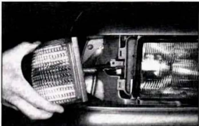 Buick Century (1995) - Front Turn and Parking Bulb and/or Side Marker Bulb Replacement - 2
